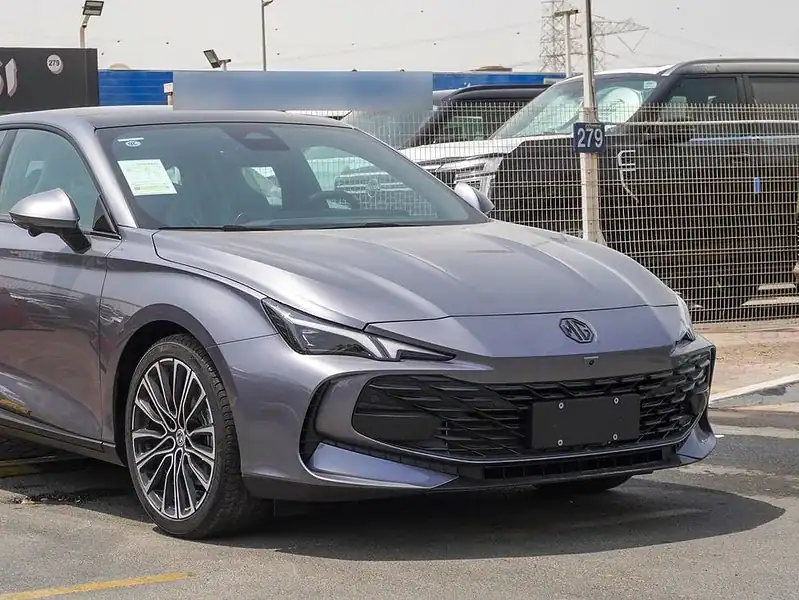 2025 MG 7 300 VGI 4 Cylinder Engine Petrol Grey Green Sedan