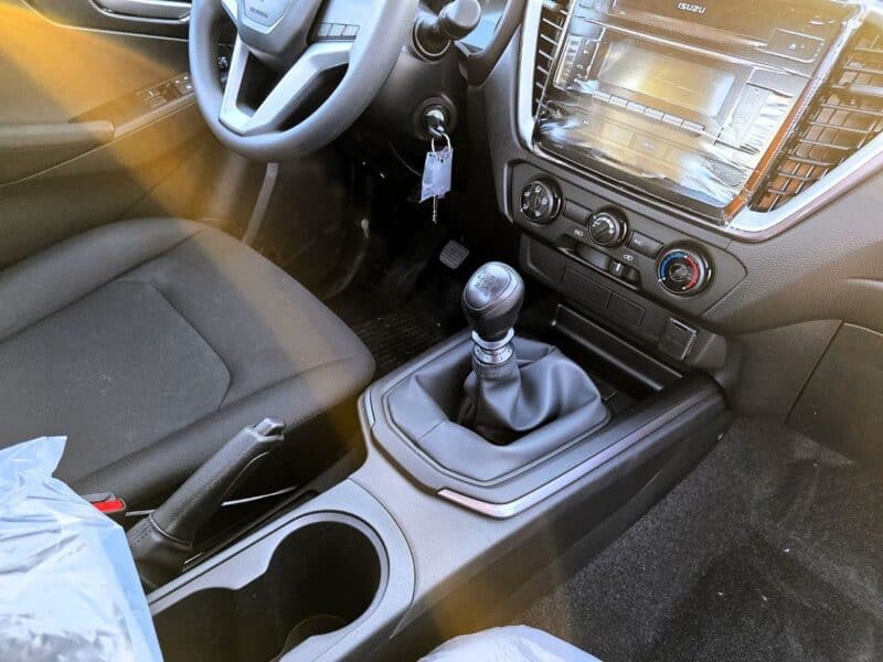 2026 Isuzu DMax SINGLE CAB MANUAL DIESEL ENGINE 1.9 TURBO Silver Black