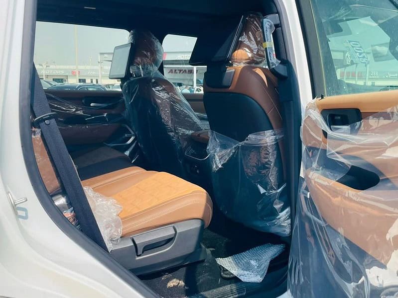 2025 Nissan Patrol LE Platinum City 3.5L 6 Cylinder Engine White Tan