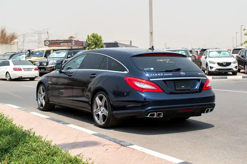 2013 Mercedes-Benz CLS-Class CLS 63 AMG 8 Cylinder Engine Blue Black