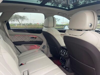 2021 Bentley Bentayga FIRST EDITION 8 Cylinder Engine Grey Beige SUV