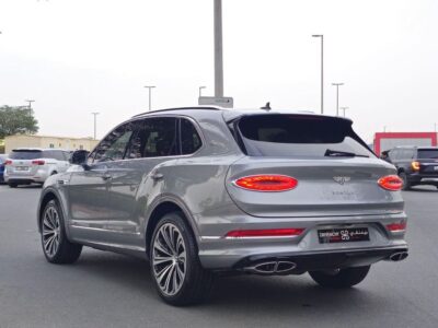 2021 Bentley Bentayga FIRST EDITION 8 Cylinder Engine Grey Beige SUV
