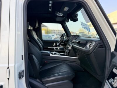 2019 Mercedes Benz G63AMG 4.0-liter V8 biturbo Engine White Black