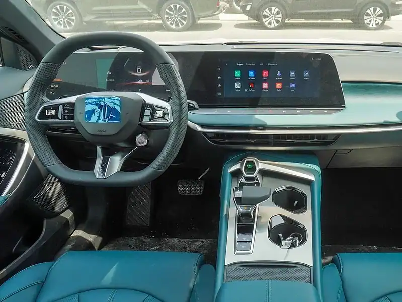 2025 MG 7 300 VGI 4 Cylinder Engine Petrol Grey Green Sedan