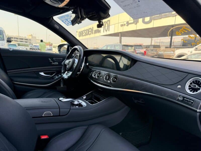 2018 Mercedes-Benz S63L AMG V8 Twin-turbocharged Engine White Black