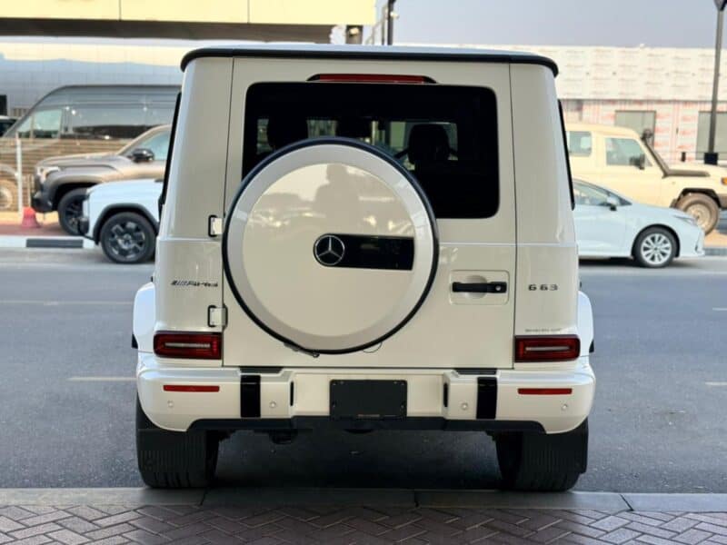 2019 Mercedes Benz G63AMG 4.0-liter V8 biturbo Engine White Black