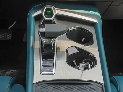 2025 MG 7 300 VGI 4 Cylinder Engine Petrol Grey Green Sedan