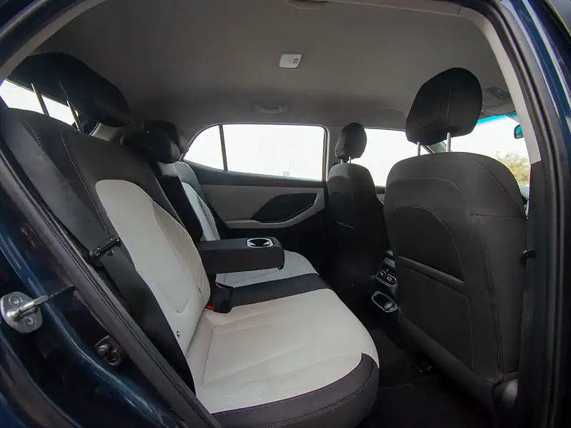 2022 Hyundai Creta Smart 4 Cylinder Engine Blue White GCC Specs