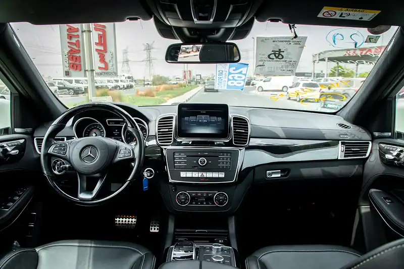 2016 Mercedes-Benz GLS-Class GLS 550 8 Cylinder Engine White Black SUV