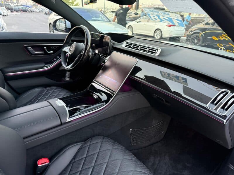 2022 Mercedes-Benz S580L 4.0L V8 Engine Silver Black Sedan