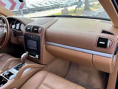 2007 Porsche Cayenne S 8 Cylinders Engine Black Beige SUV