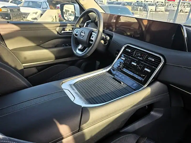 2025 Nissan Patrol Nissan Patrol LE T1 3.5L V6 Turbo 4WD White Black