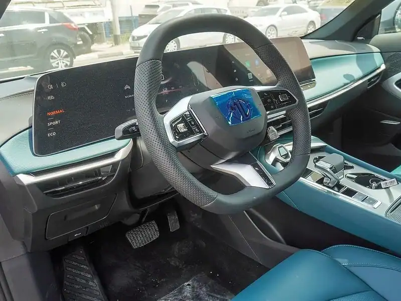 2025 MG 7 300 VGI 4 Cylinder Engine Petrol Grey Green Sedan