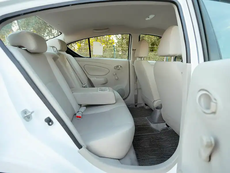 2022 Nissan Sunny SV FWD 4 Cylinder Engine White Beige GCC Specs