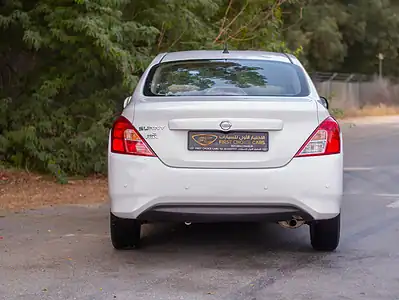 2022 Nissan Sunny SV 1.5L 4 Cylinder Engine GCC Specs FWD White Beige