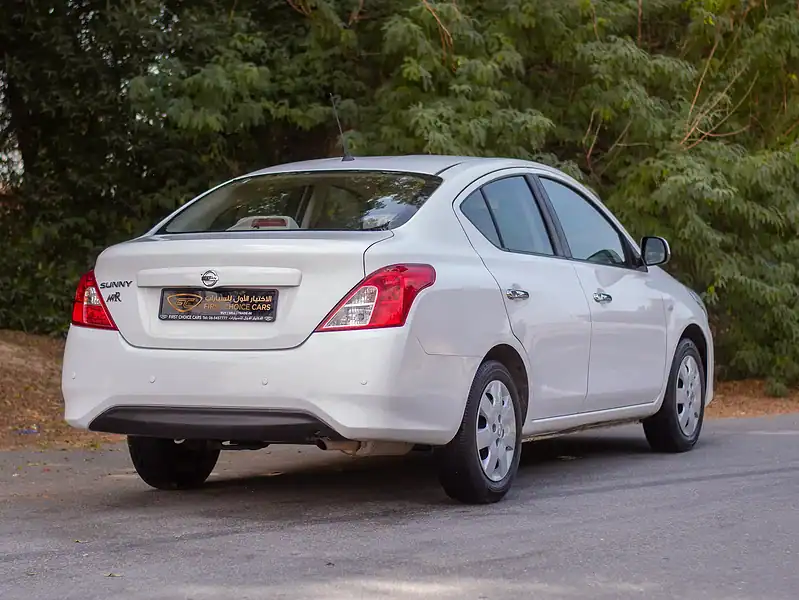 2022 Nissan Sunny SV 1.5L 4 Cylinder Engine GCC Specs FWD White Beige