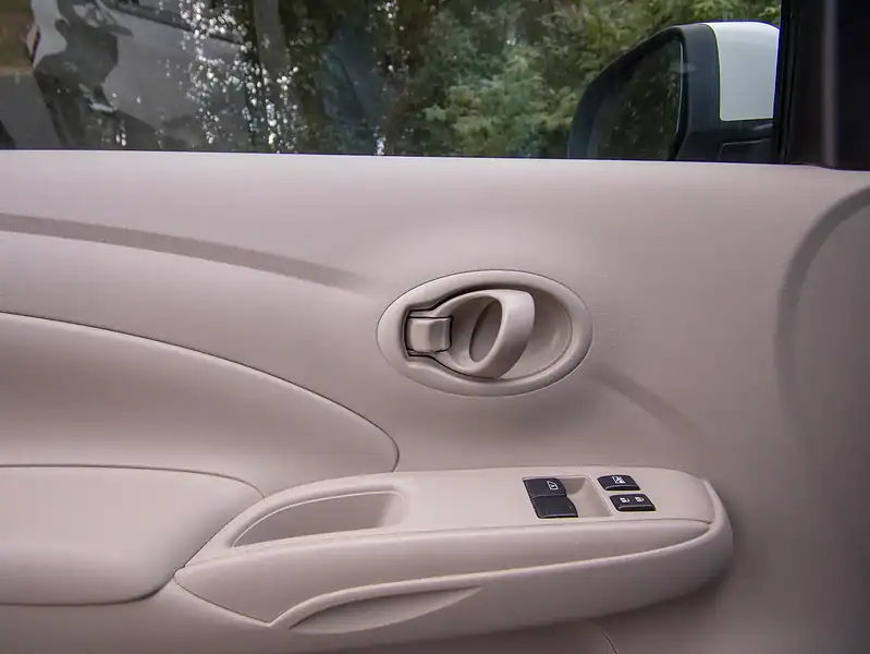 2022 Nissan Sunny SV 1.5L 4 Cylinder Engine GCC Specs FWD White Beige