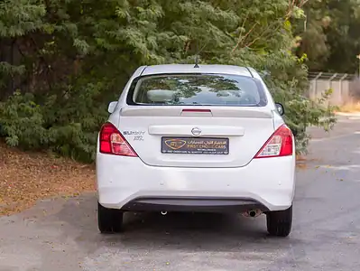 2022 Nissan Sunny SV 1.5L 4 Cylinder Engine White Beige GCC Specs FWD