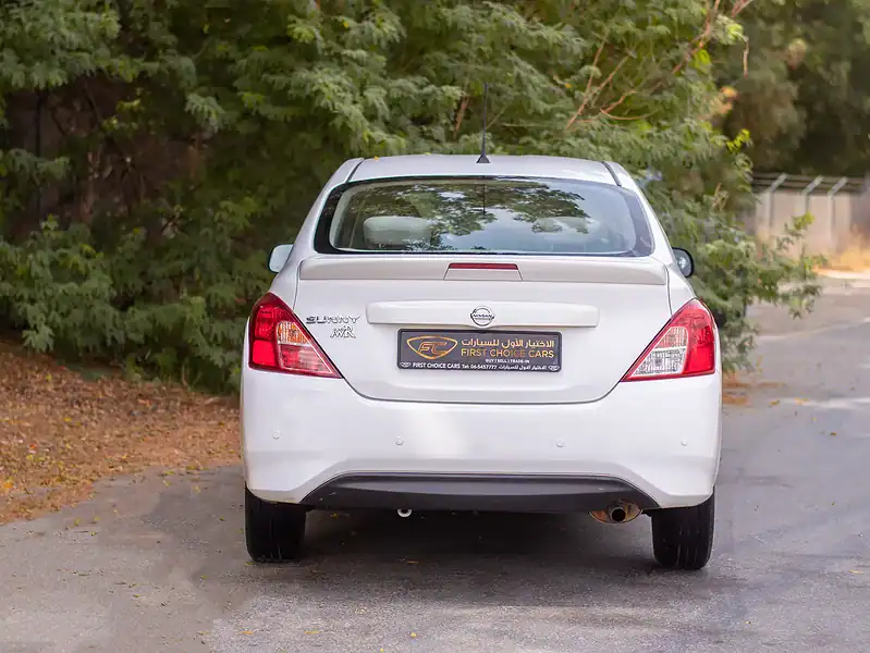 2022 Nissan Sunny SV 1.5L 4 Cylinder Engine White Beige GCC Specs FWD