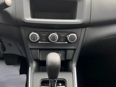 2025 NISSAN SYLPHY FWD 1.6L 4 Cylinders Engine White Black Sedan