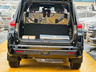 2026 Toyota Land Cruiser VXR 3.5L 6 Cylinder Engine Black Red GCC Specs