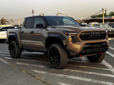 2025 Toyota Tacoma 2.4L TRD PRO TOP OPTION Hybrid Beige Black