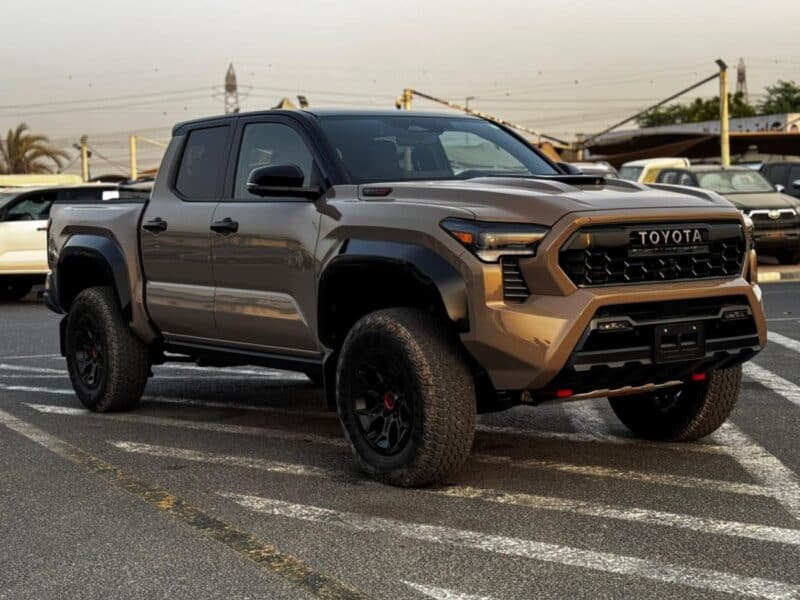 2025 Toyota Tacoma 2.4L TRD PRO TOP OPTION Hybrid Beige Black