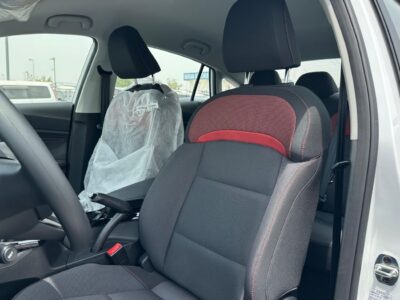 2025 MG MG 5 1.5 L 4 Cylinders Engine White Black Sedan FWD