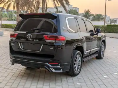 2013 Toyota Land Cruiser GXR 6 Cylinders Engine Black Red SUV GCC Specs