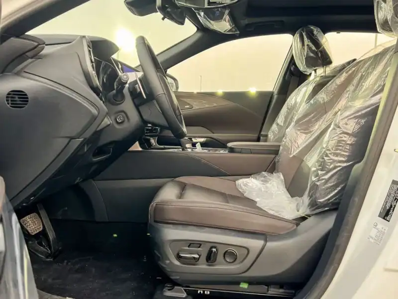 2025 Lexus RX350 RX350 2.4L Signature V4 GCC Specs White Maroon Sedan