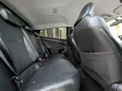 2017 Toyota Prius Iconic Hybrid 4 Cylinder Engine White Grey Sedan GCC