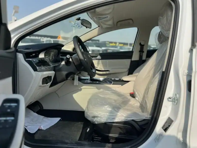 2025 Chery Arrizo 5 CHERY ARRIZO5 1.5L 4 Cylinder Engine White Beige Sedan