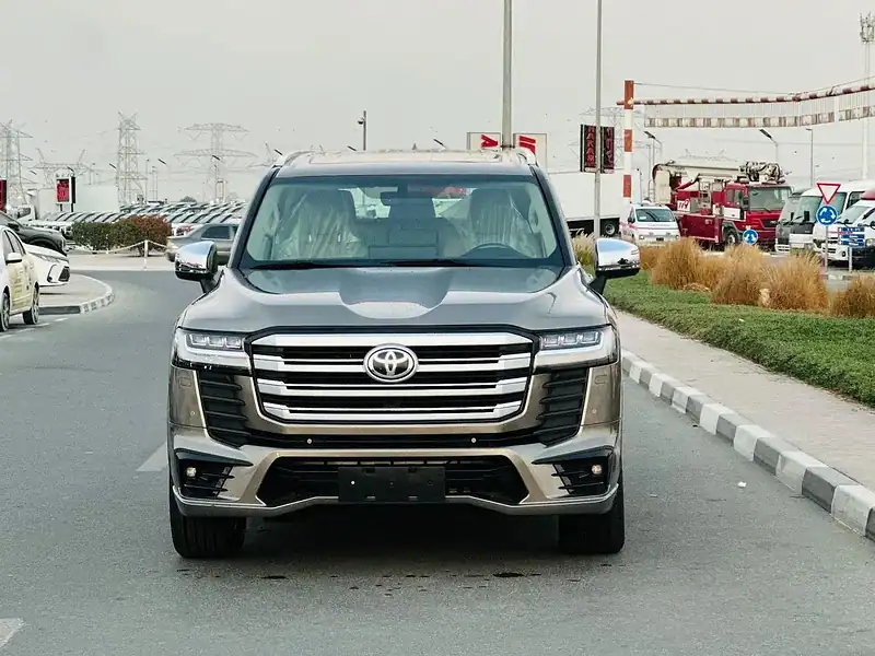 2022 Toyota Land Cruiser GXR 4.0L 6 Cylinder Engine Brwon Beige SUV GCC Specs
