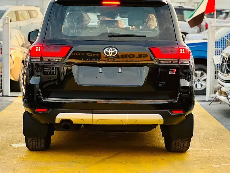 2026 Toyota Land Cruiser GR SPORTS 3.5L 6 Cylinder Engine Black Red SUV GCC