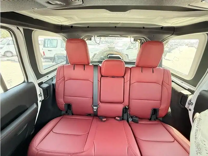 2024 Jeep Wrangler RUBICON 392 6.4L V8 White Red SUV GCC Specs