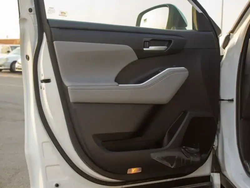 2025 Toyota Highlander 2.5L Highlander 2.5L Hybrid GLE AWD White Grey SUV