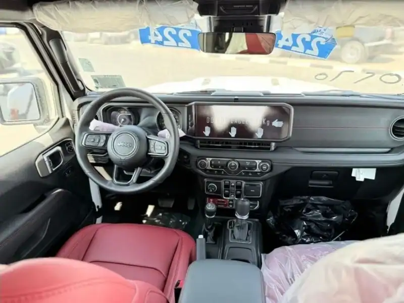 2024 Jeep Wrangler RUBICON 392 6.4L V8 White Red SUV GCC Specs