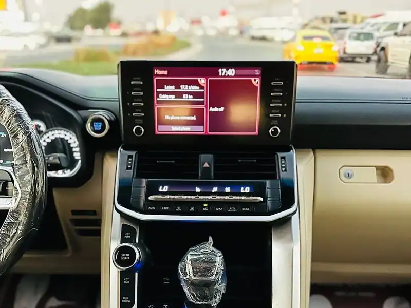 2022 Toyota Land Cruiser GXR 4.0L 6 Cylinder Engine Brwon Beige SUV GCC Specs