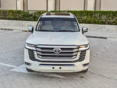 2015 Toyota Land Cruiser GXR TOP 6 Cylinders Engine White Beige SUV GCC Specs