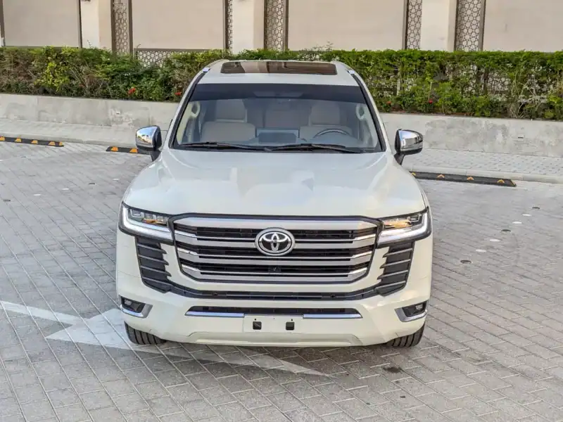 2015 Toyota Land Cruiser GXR TOP 6 Cylinders Engine White Beige SUV GCC Specs