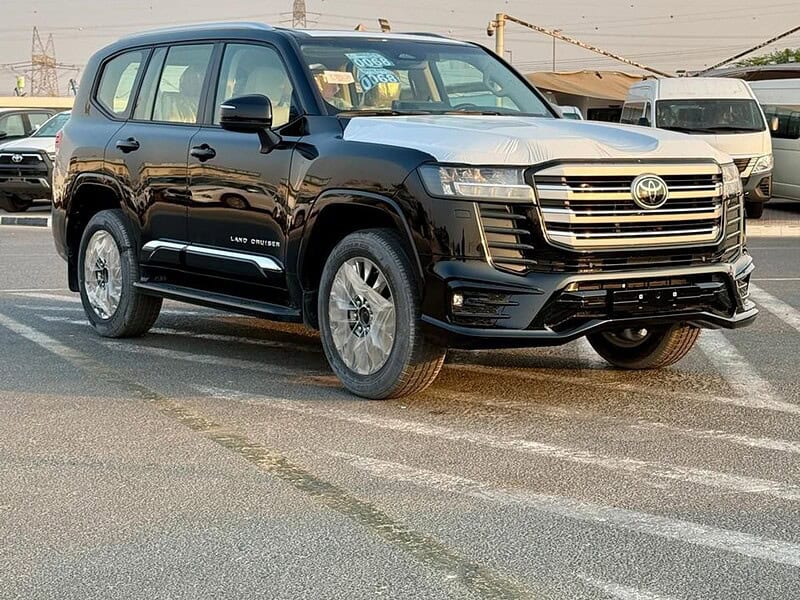 2025 Toyota Land Cruiser GXR 4.0L 6 Cylinder Engine Black Beige SUV GCC Specs