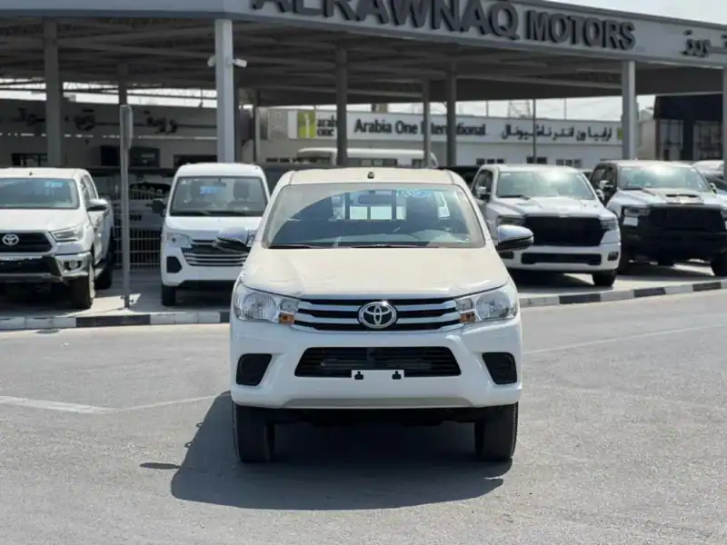 2025 Toyota Hilux TOYOTA HILUX DLX 2.7L AT White Red GCC Specs