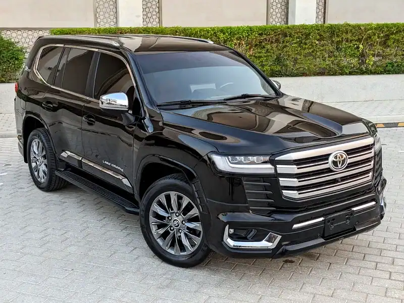 2013 Toyota Land Cruiser GXR 6 Cylinders Engine Black Red SUV GCC Specs