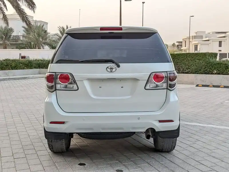 2013 Toyota Fortuner EXR 4 Cylinder Engine White Beige SUV GCC Specs