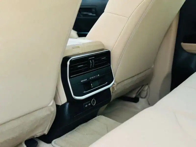 2022 Toyota Land Cruiser GXR 4.0L 6 Cylinder Engine Brwon Beige SUV GCC Specs