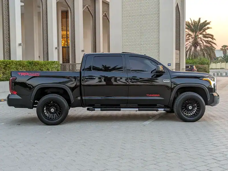 2014 Toyota Tundra Crewmax 1794 Edition 8 Cylinders Engine Black Brown