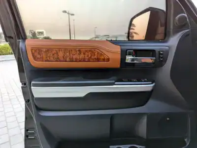 2014 Toyota Tundra Crewmax 1794 Edition 8 Cylinders Engine Black Brown