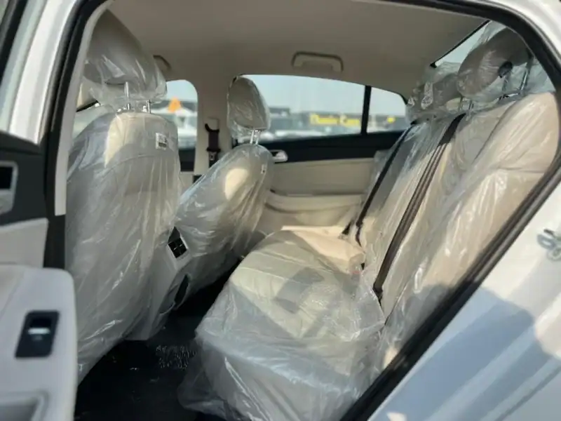 2025 Chery Arrizo 5 CHERY ARRIZO5 1.5L 4 Cylinder Engine White Beige Sedan