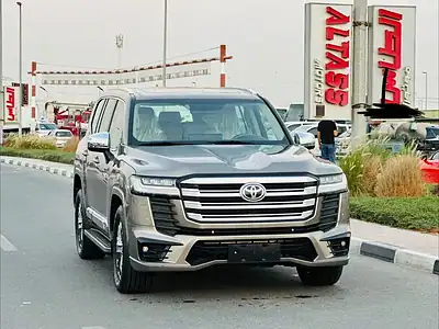 2022 Toyota Land Cruiser GXR 4.0L 6 Cylinder Engine Brwon Beige SUV GCC Specs