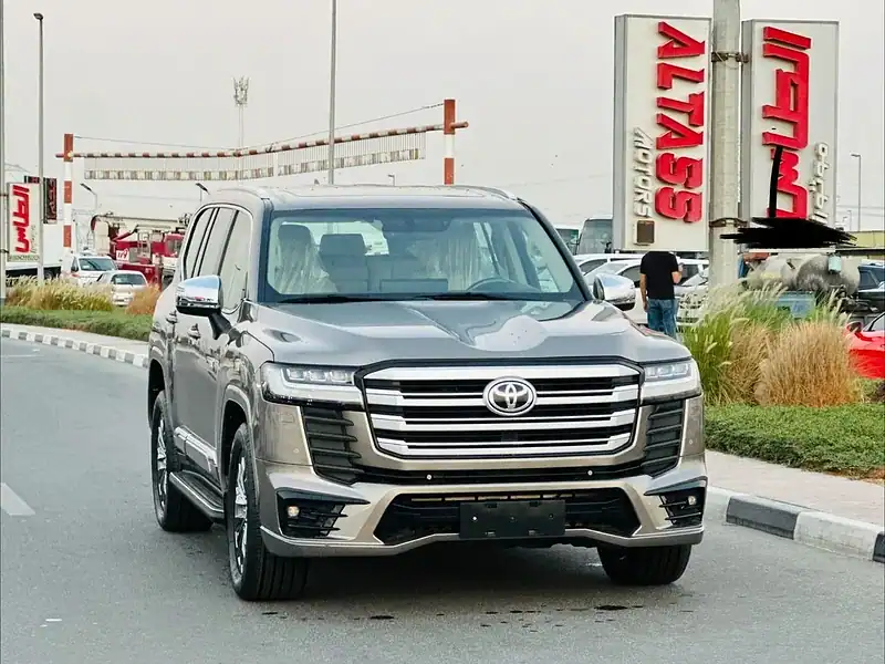 2022 Toyota Land Cruiser GXR 4.0L 6 Cylinder Engine Brwon Beige SUV GCC Specs